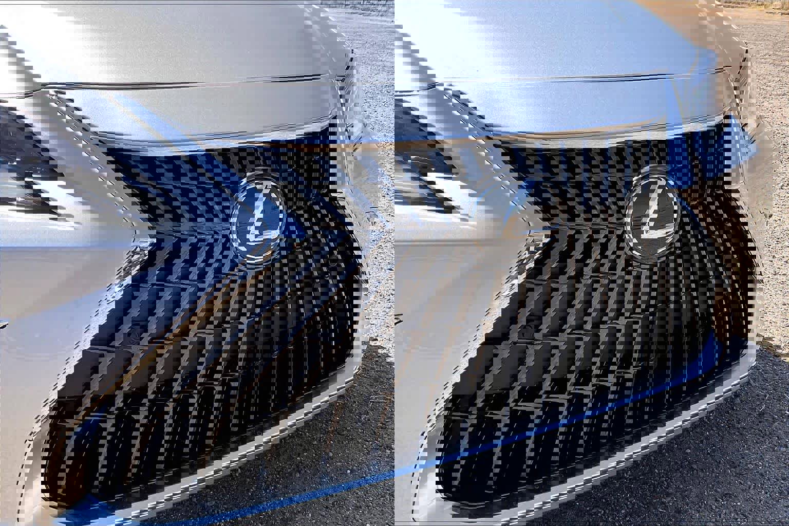 Used 2025 Lexus ES 300h w/ Premium Package image 28