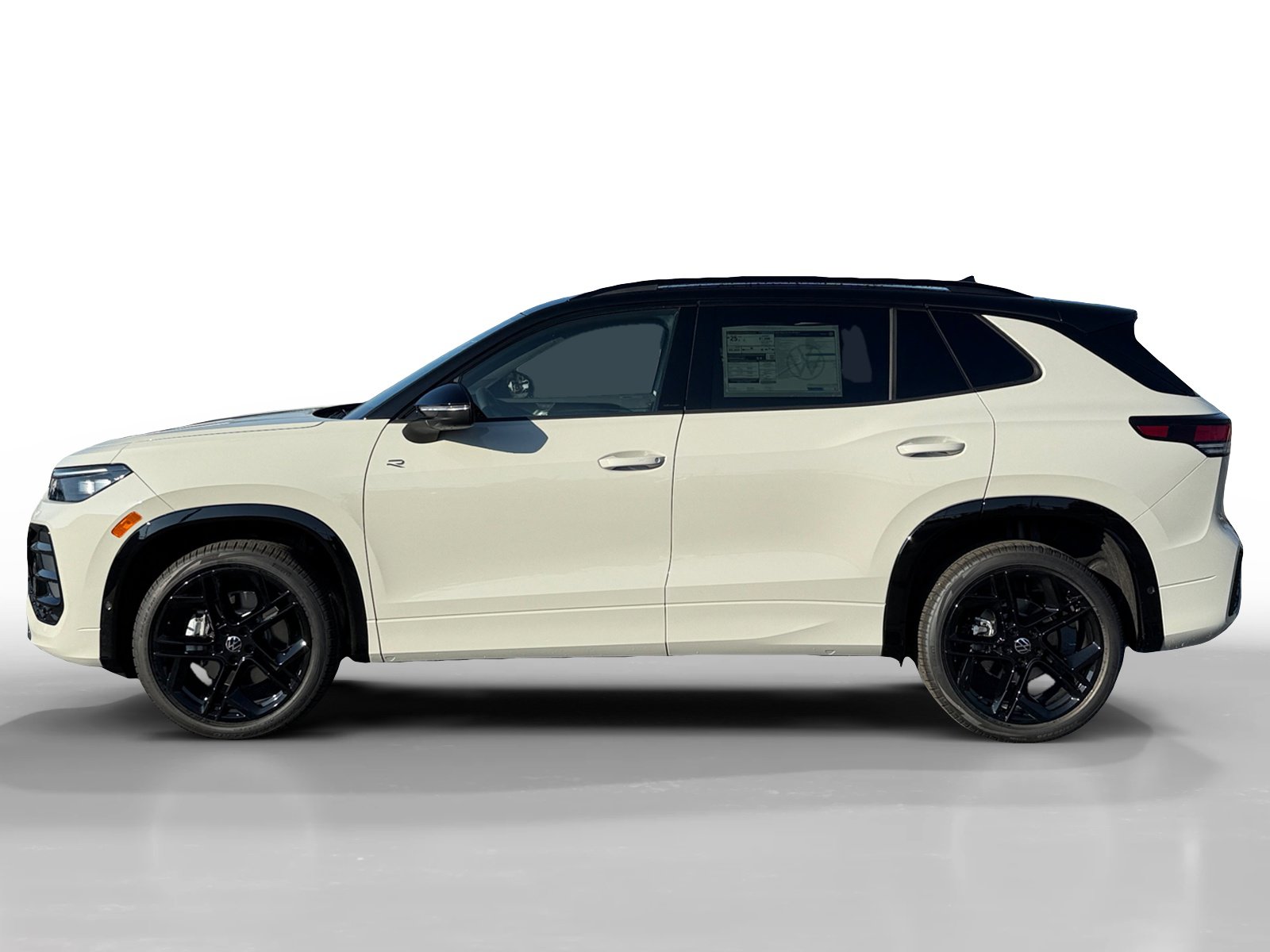 New 2026 Volkswagen Tiguan SE R-Line image 2