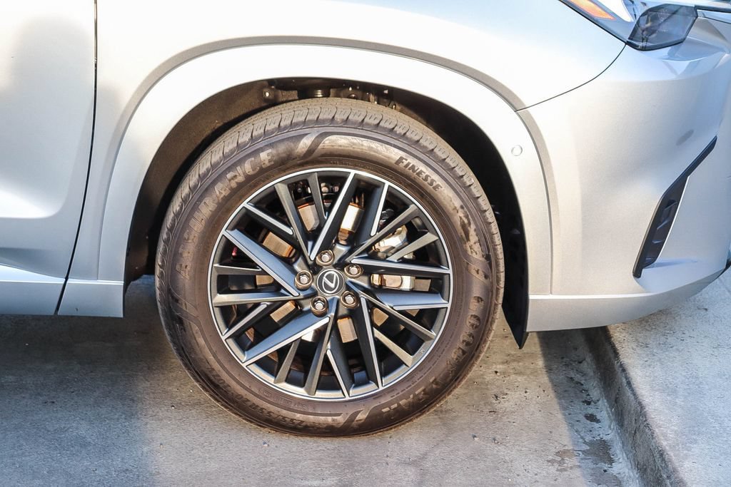 Used 2025 Lexus TX 350 AWD w/ Technology Package image 11