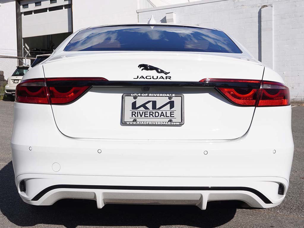 Used 2024 Jaguar XF R-Dynamic SE RWD image 14