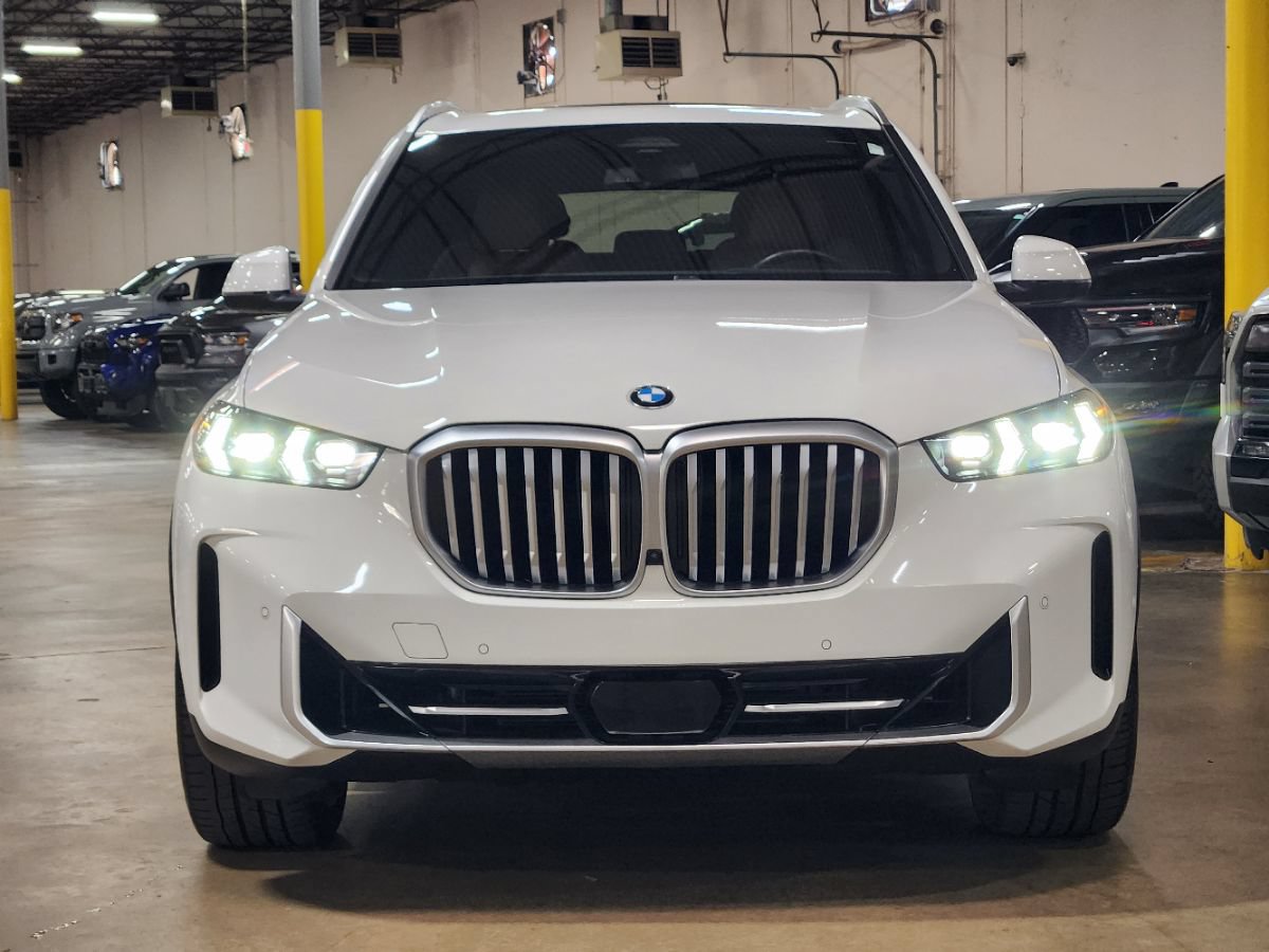 Used 2024 BMW X5 sDrive40i w/ Parking Assistance Package RWD image 2