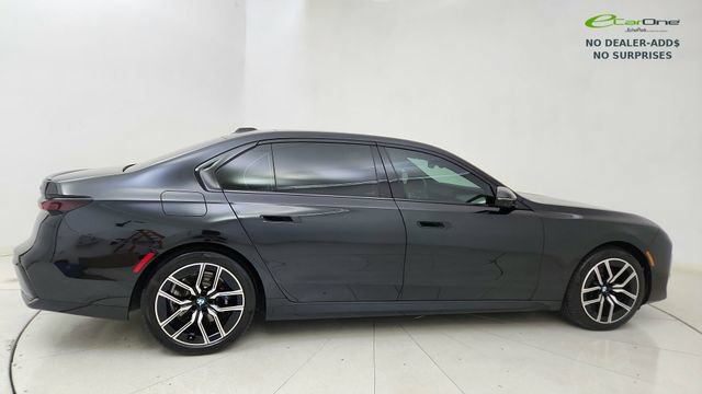 Used 2023 BMW 740i w/ Parking Assistance Package RWD image 6