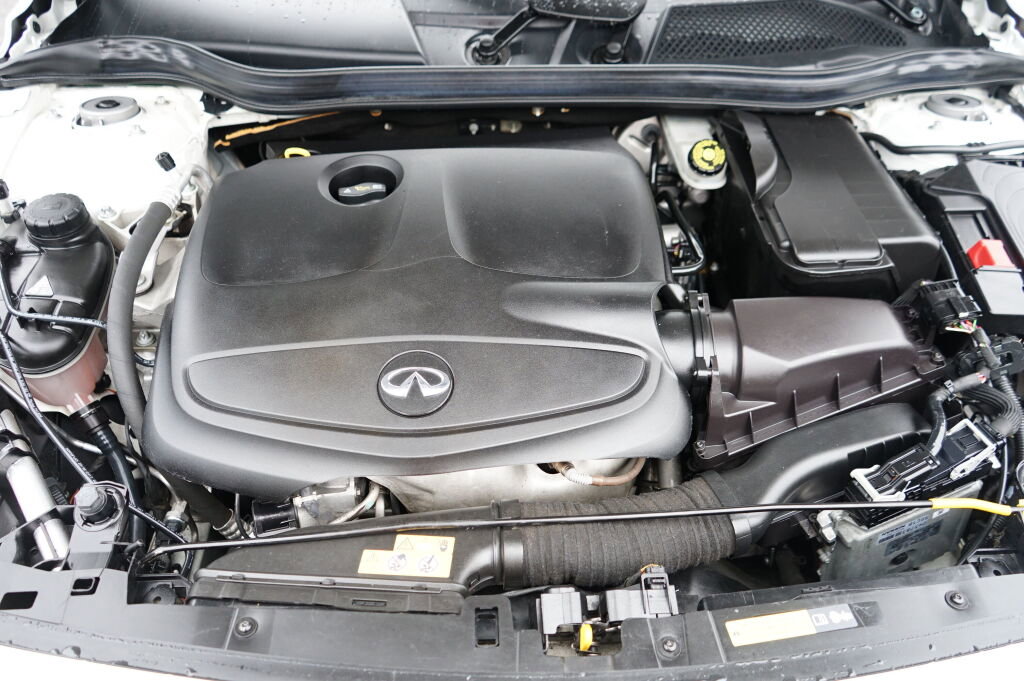 Used 2018 INFINITI QX30 Premium w/ Technology Package image 10