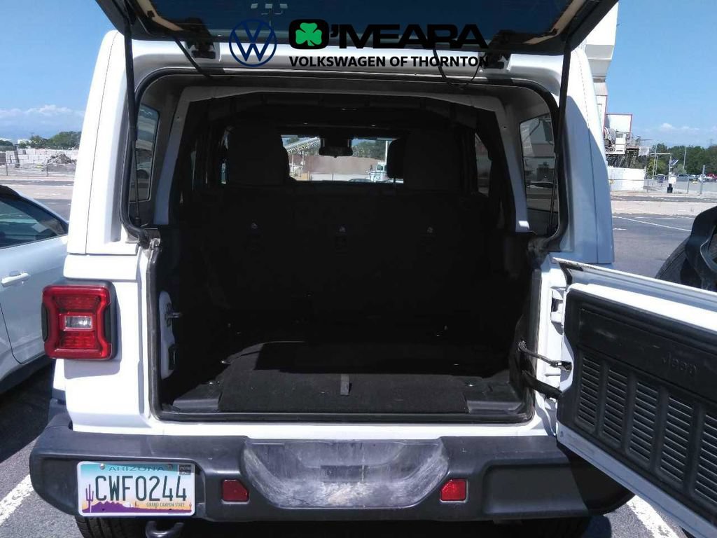Used 2025 Jeep Wrangler Unlimited Sahara AWD/4WD image 3