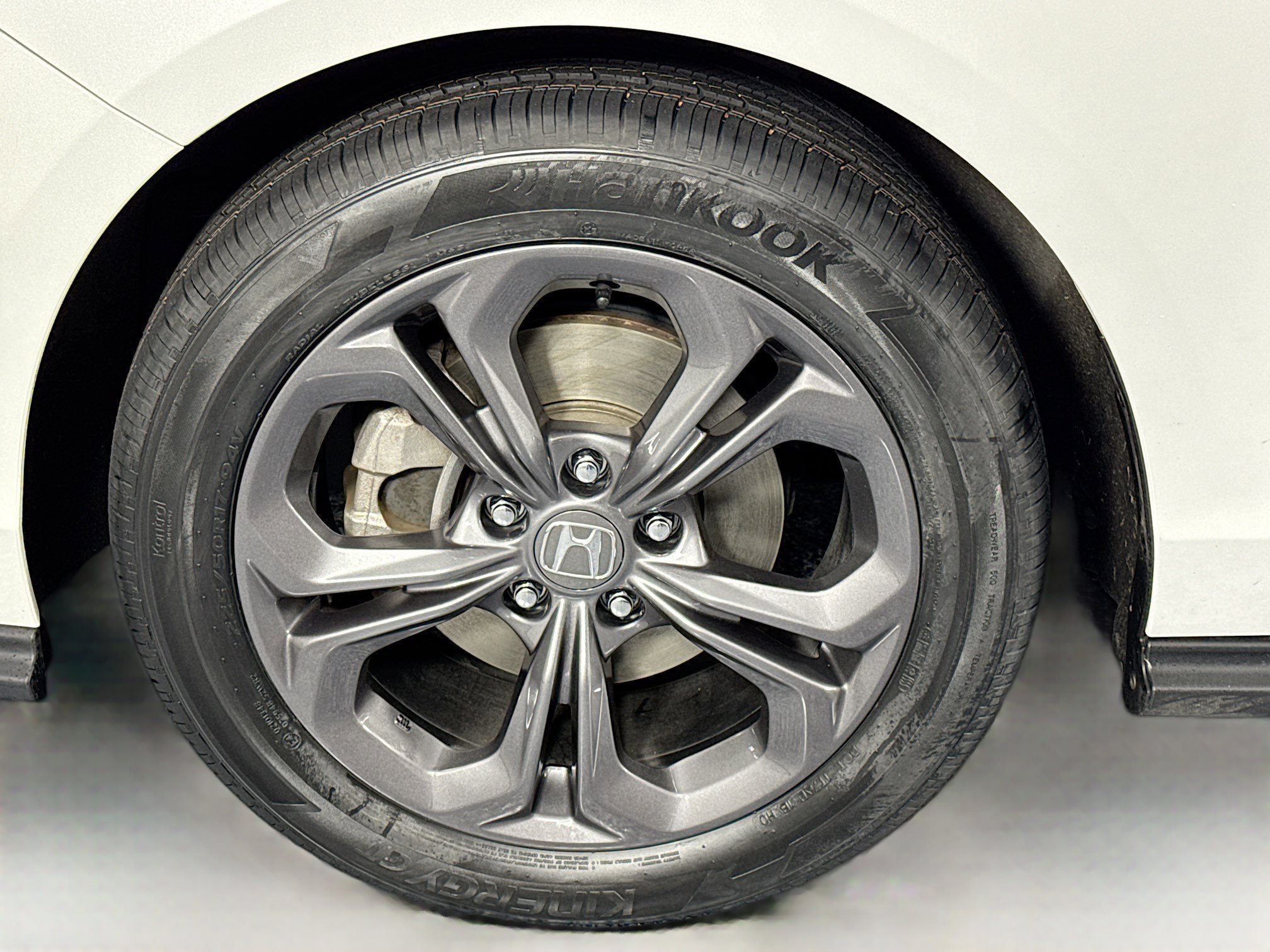 Certified 2023 Honda Accord EX image 30