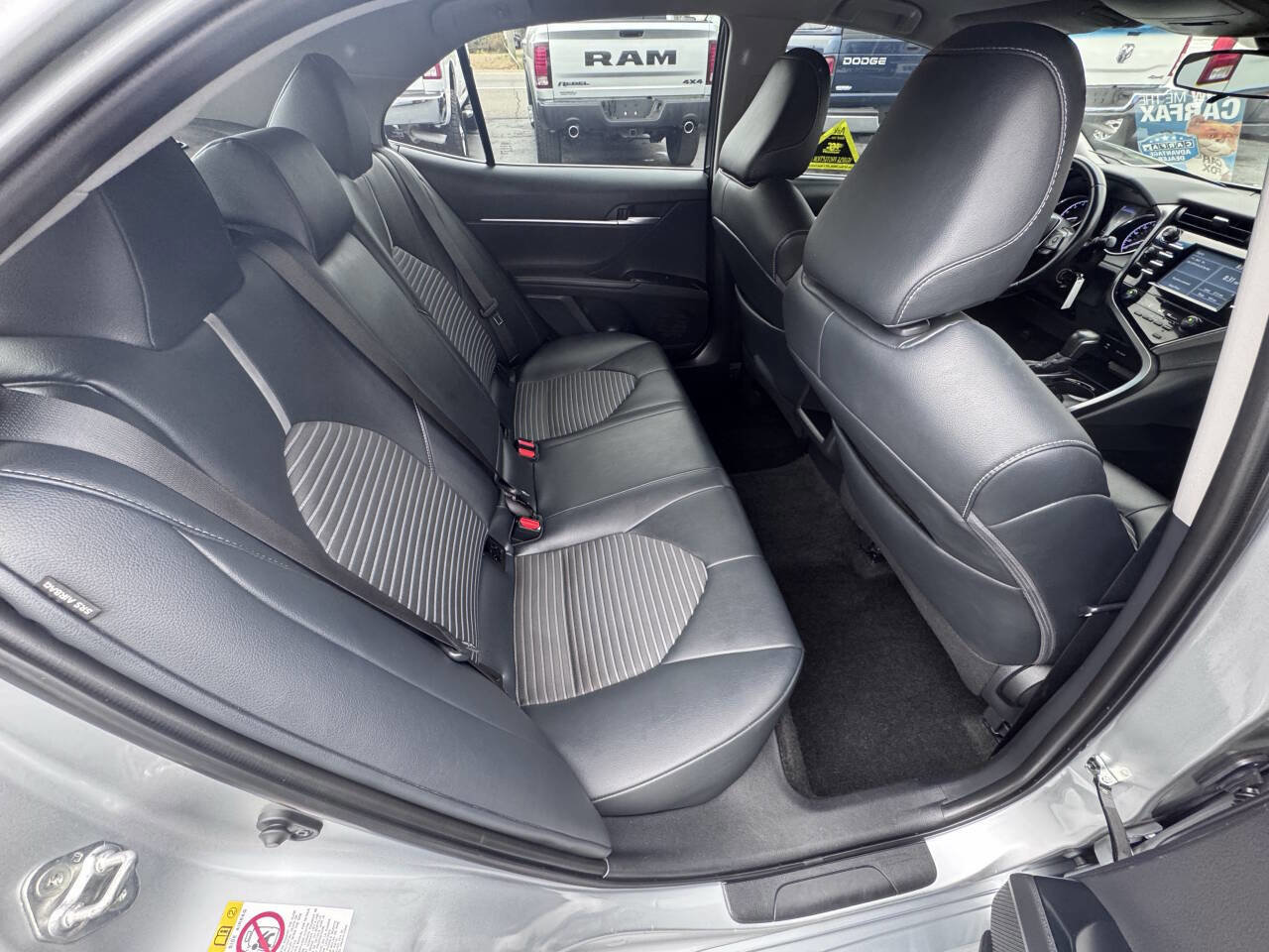 Used 2018 Toyota Camry SE image 36