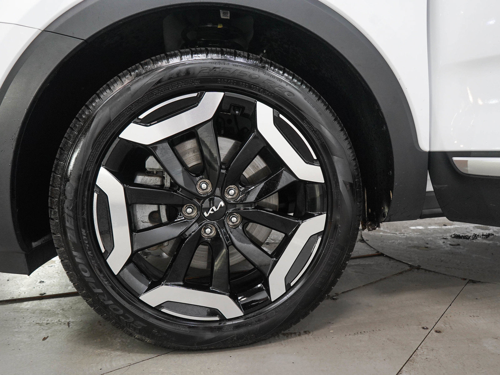 Used 2024 Kia Telluride EX w/ EX Captain's Chair Package AWD/4WD image 31