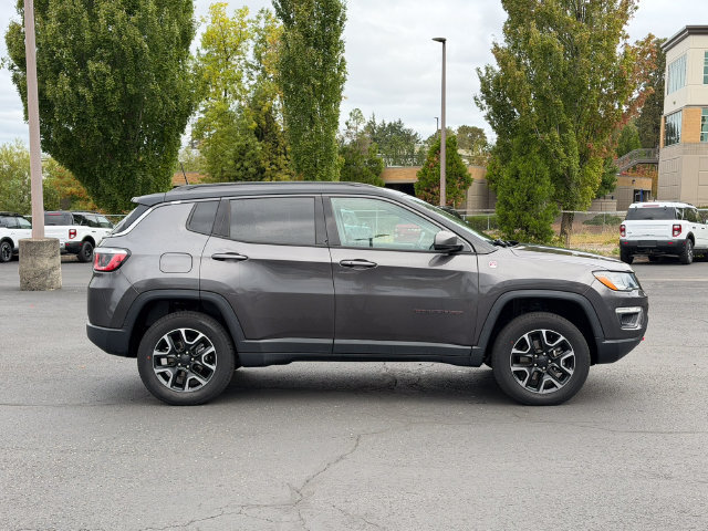 Used 2019 Jeep Compass Trailhawk AWD/4WD image 3