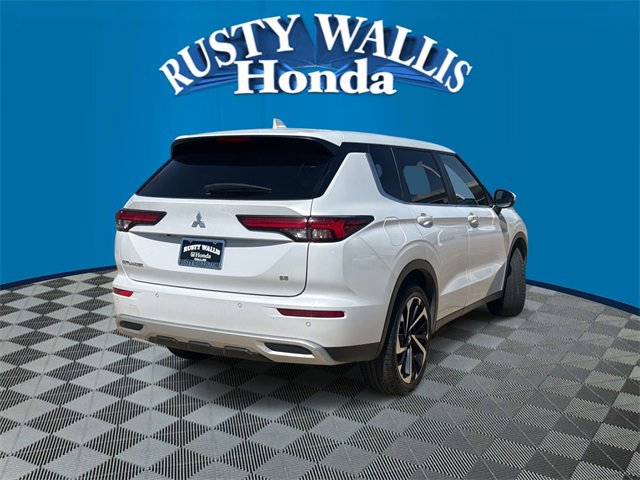 Used 2024 Mitsubishi Outlander SE video 2