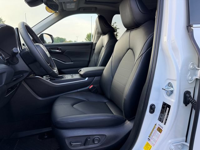 Certified 2026 Toyota Highlander XLE AWD/4WD image 14