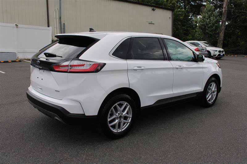Used 2024 Ford Edge SEL w/ Class II Trailer Tow Package AWD/4WD image 8