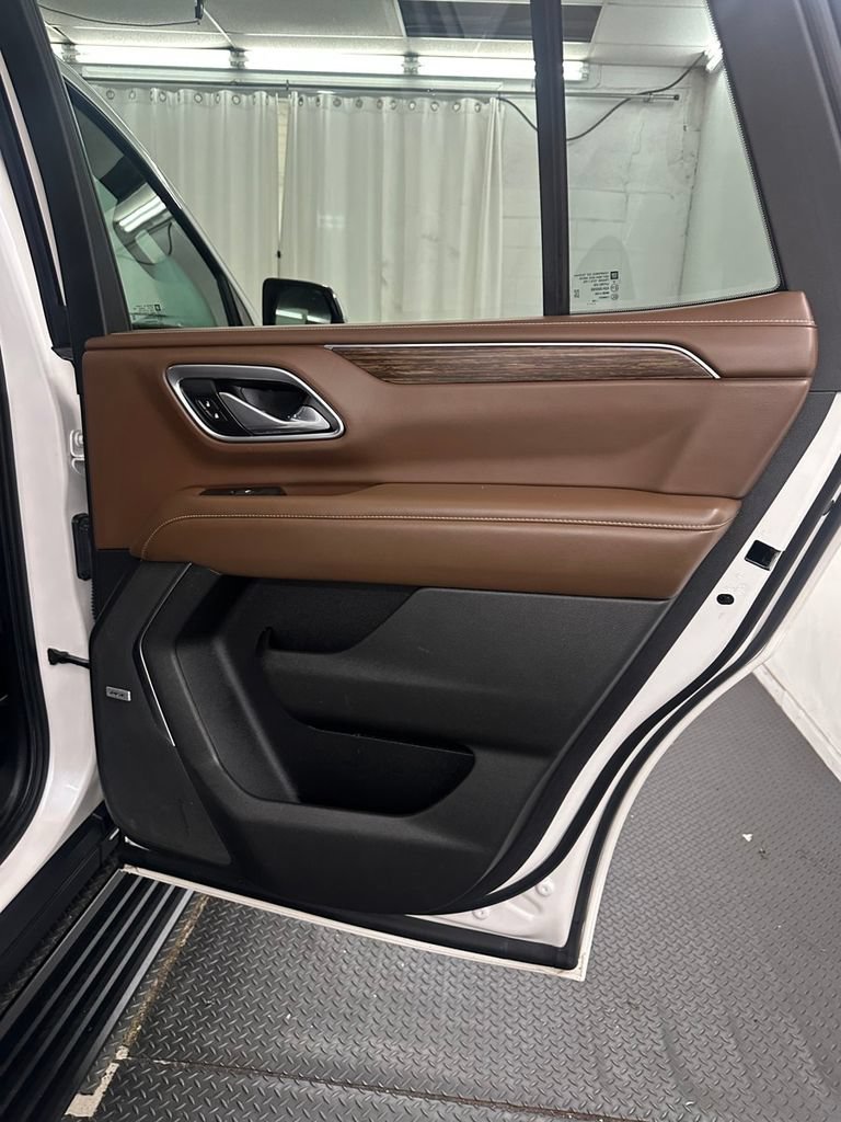 Used 2021 Chevrolet Tahoe High Country w/ Premium Package AWD/4WD image 35
