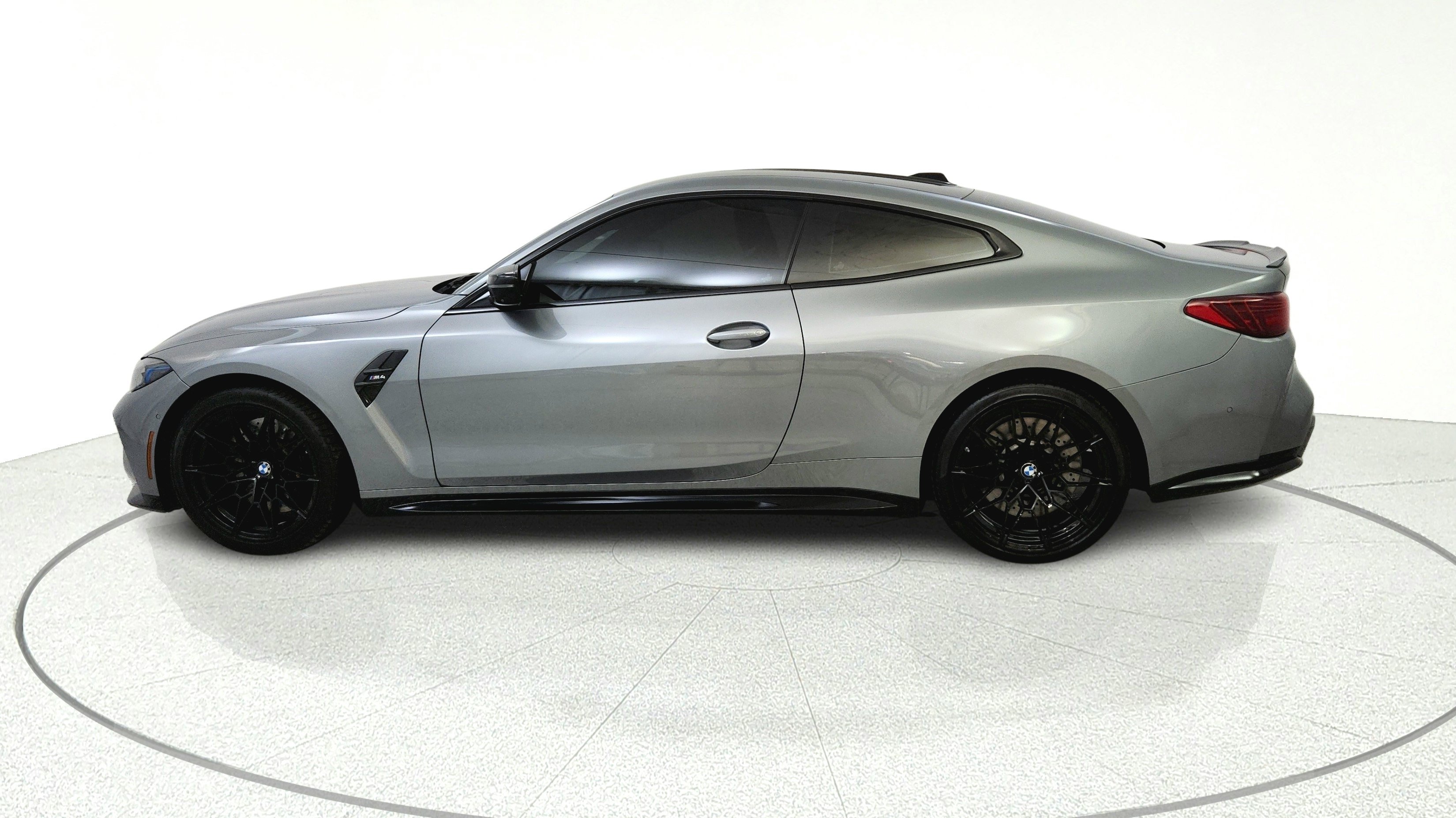 Used 2025 BMW M4 Coupe w/ Executive Package RWD image 4