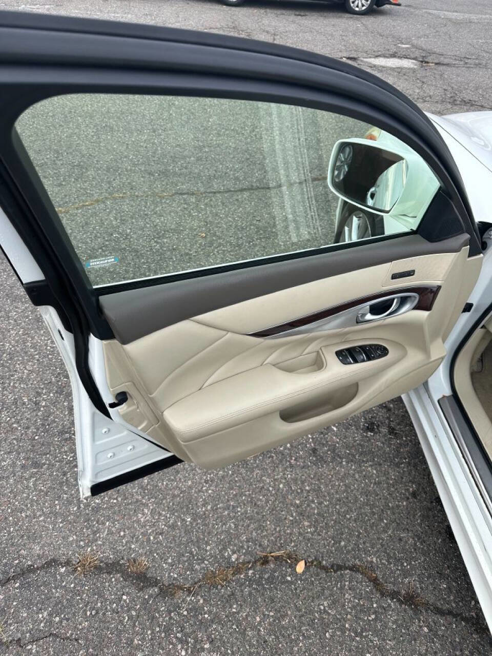 Used 2012 INFINITI M37 x w/ Premium Pkg image 8