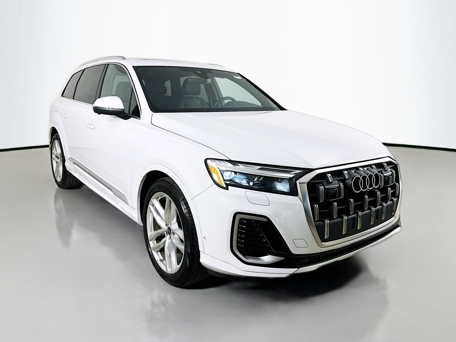 Used 2025 Audi Q7 3.0T Premium Plus w/ Premium Plus Package AWD/4WD image 3