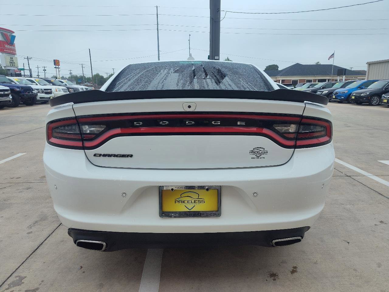 Used 2017 Dodge Charger SXT w/ Blacktop Package RWD image 5