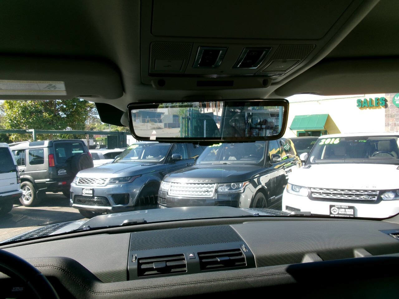 Used 2020 Land Rover Defender 110 SE image 28