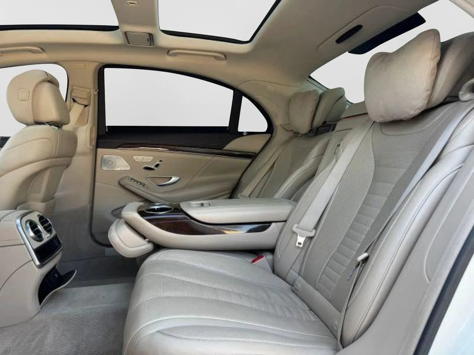 Used 2015 Mercedes-Benz S 550 Sedan image 24