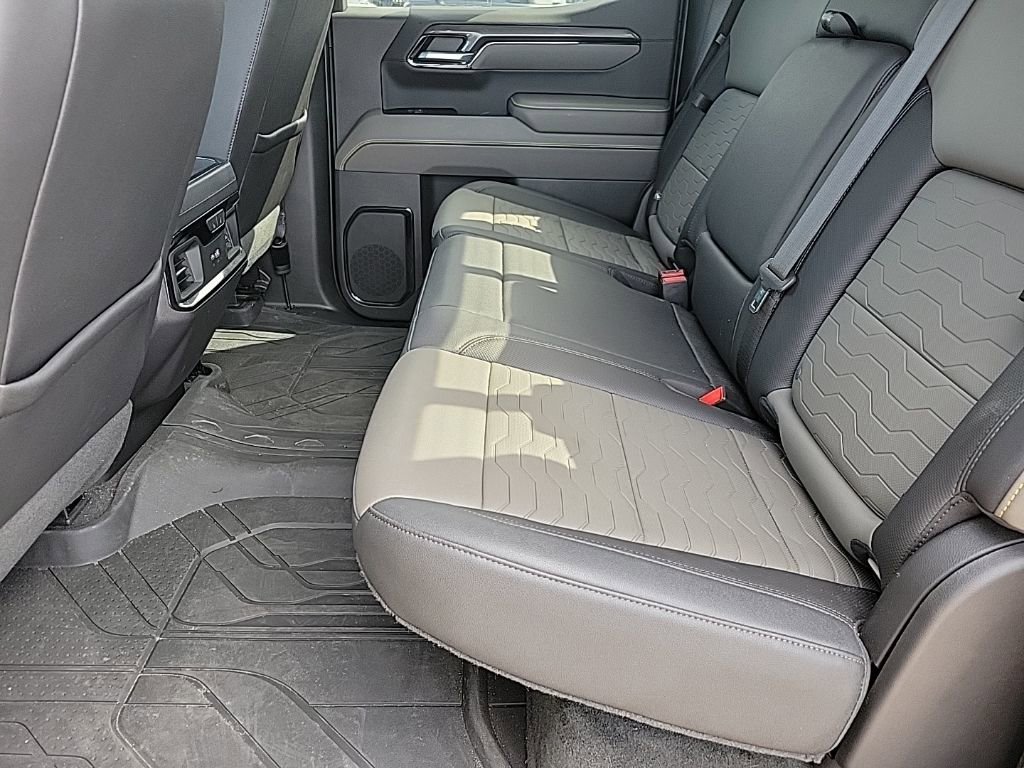 Used 2023 Chevrolet Silverado 1500 ZR2 AWD/4WD image 13