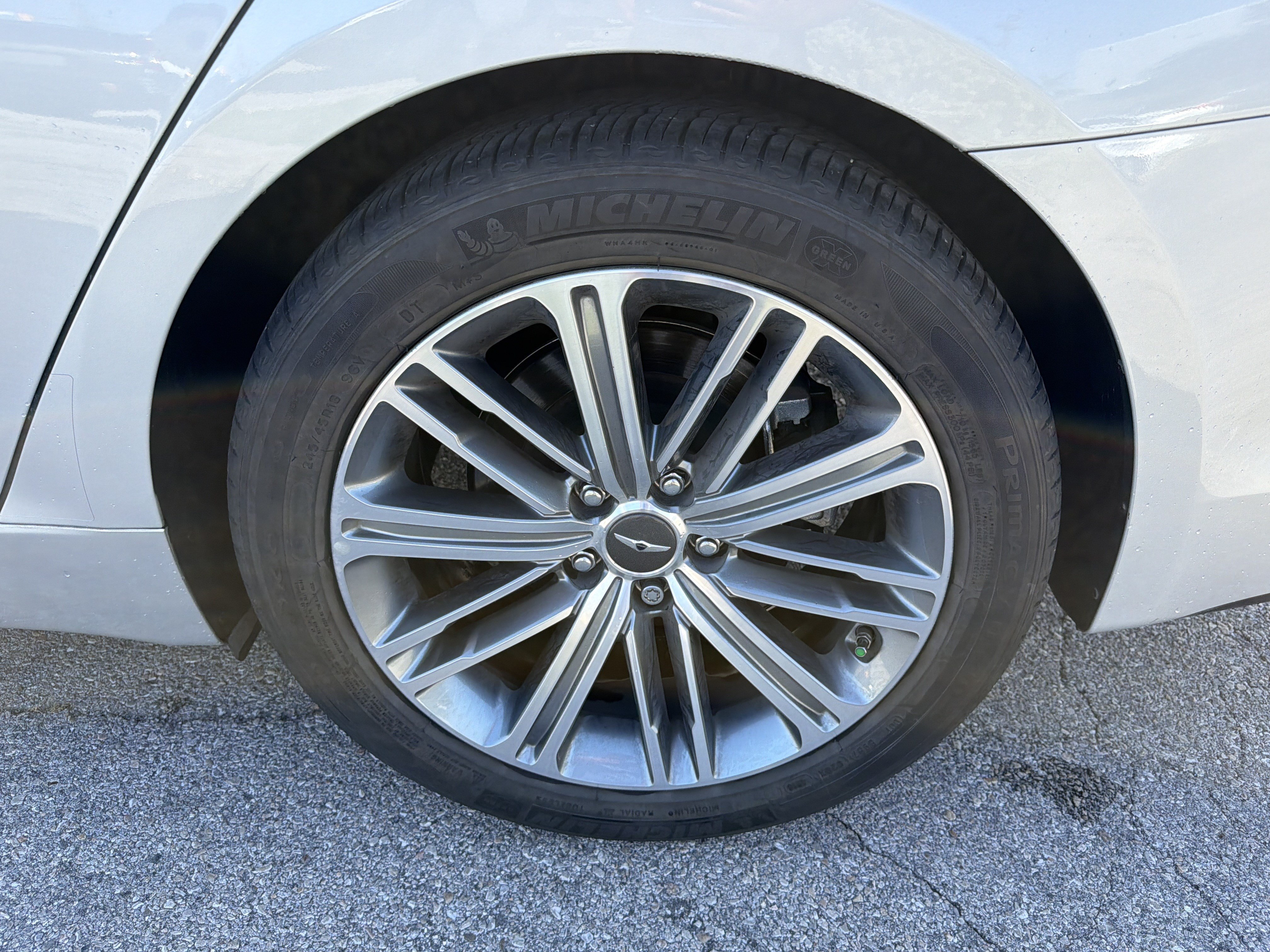 Used 2018 Genesis G80 3.8 AWD/4WD image 9