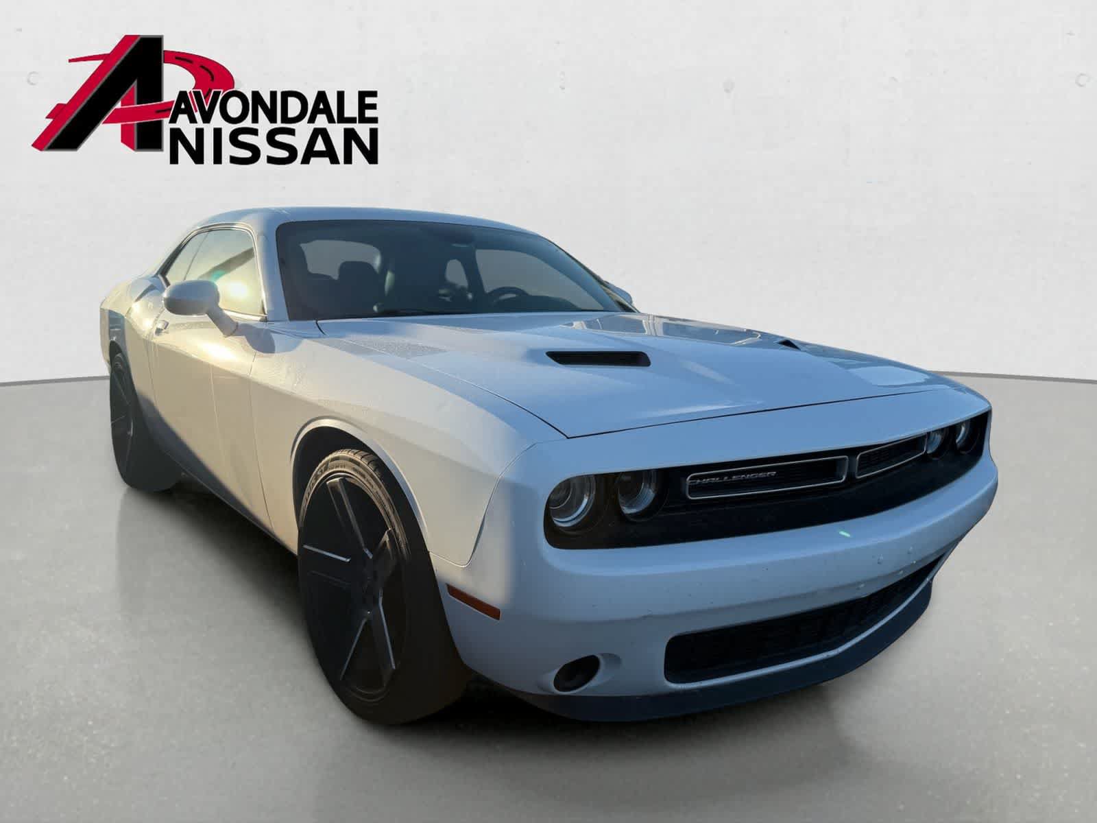 Used 2016 Dodge Challenger SXT RWD image 5