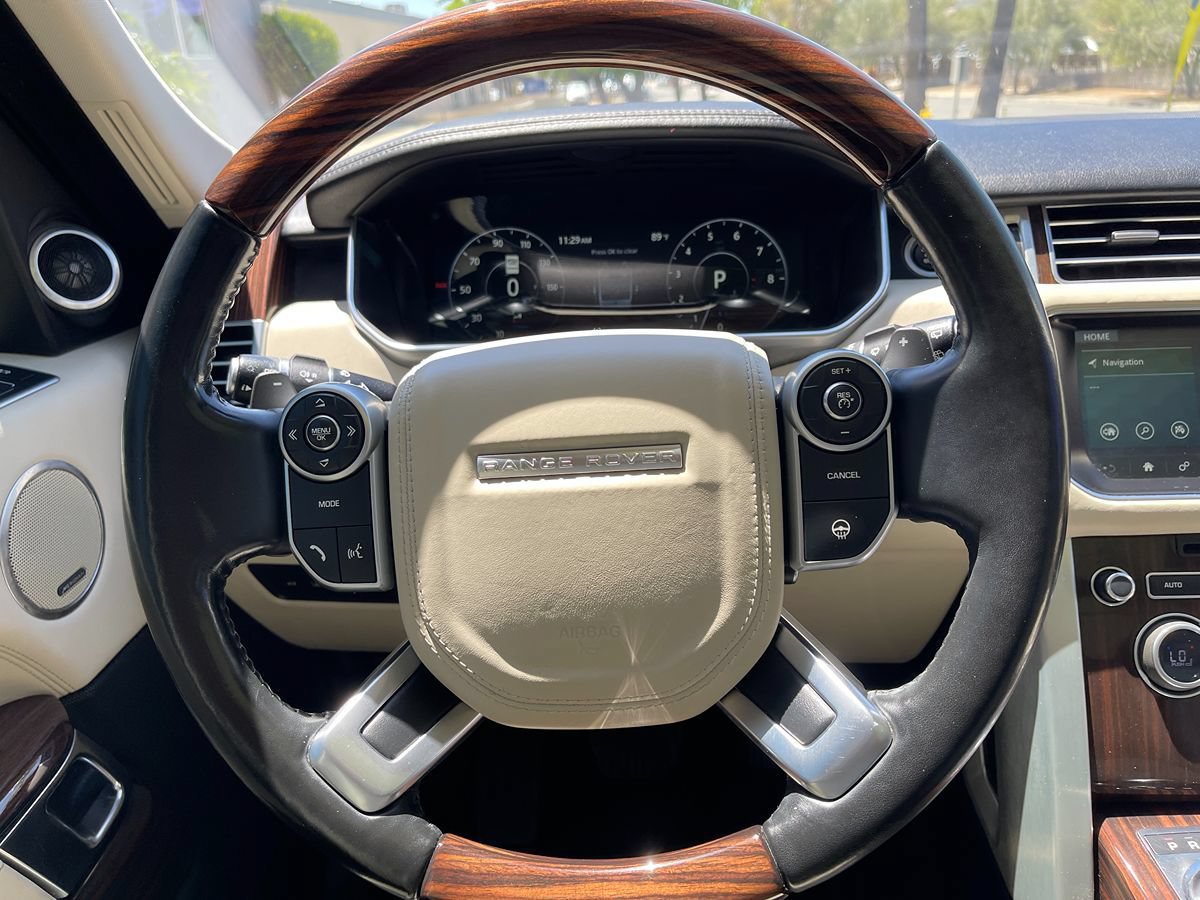 Used 2017 Land Rover Range Rover HSE AWD/4WD image 32
