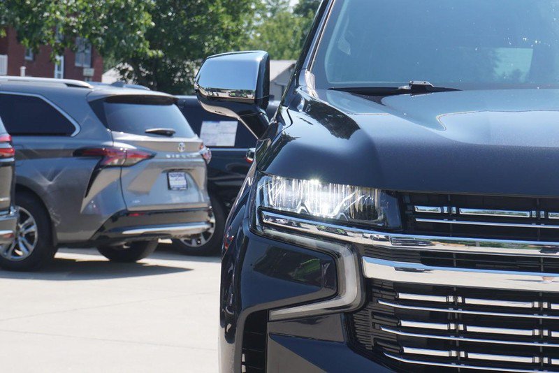 Used 2023 Chevrolet Tahoe Premier AWD/4WD image 9