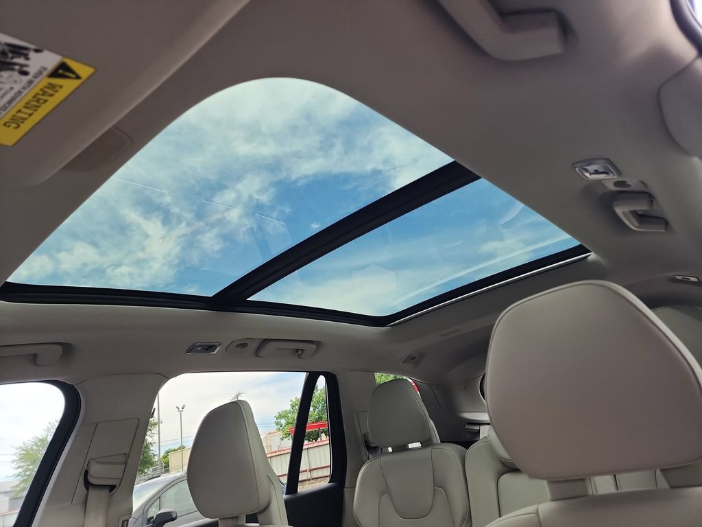 Used 2020 Volvo XC90 T5 Momentum w/ Protection Package Premier FWD image 36