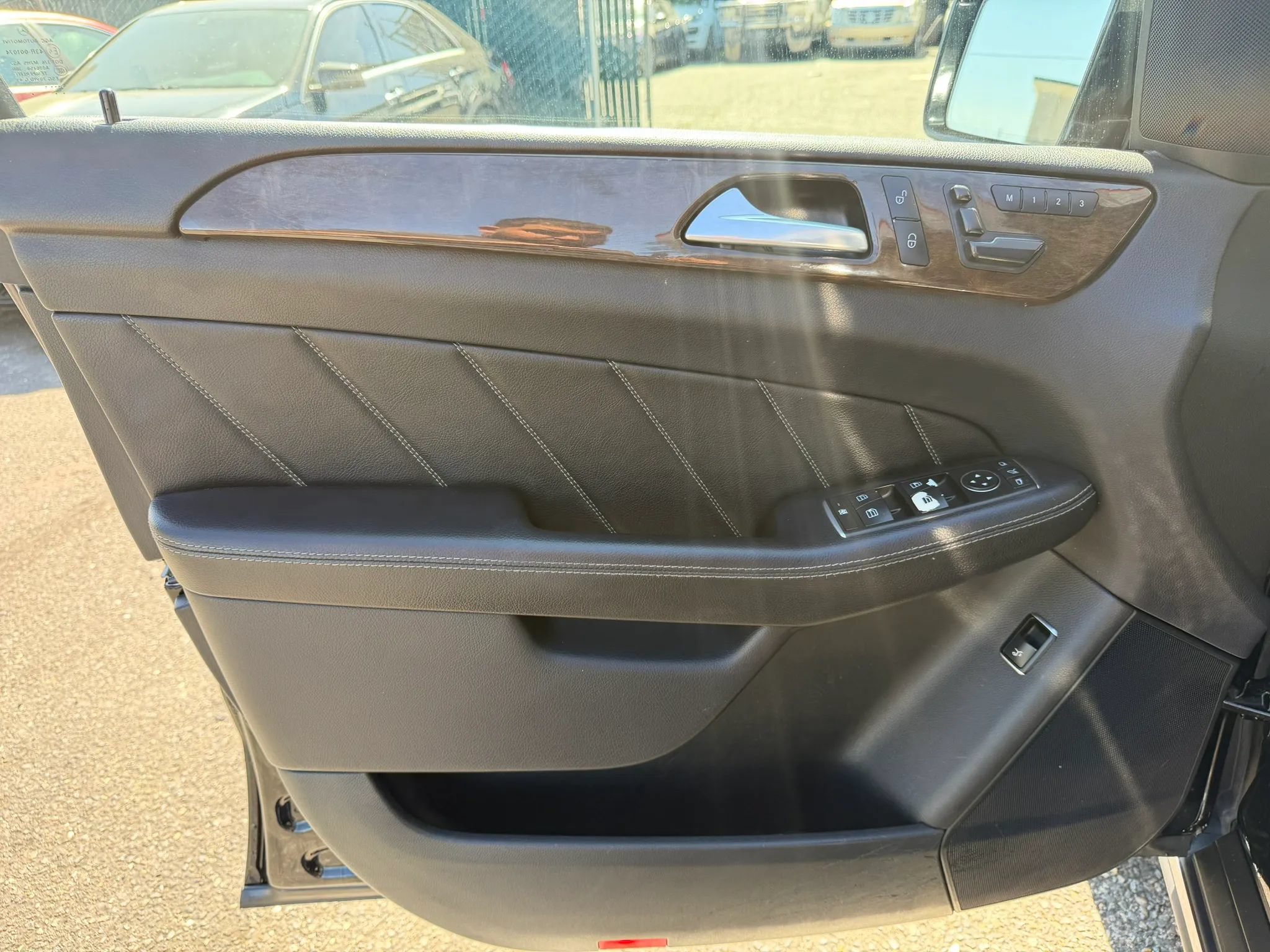 Used 2015 Mercedes-Benz GL 320 BlueTEC 4MATIC image 8