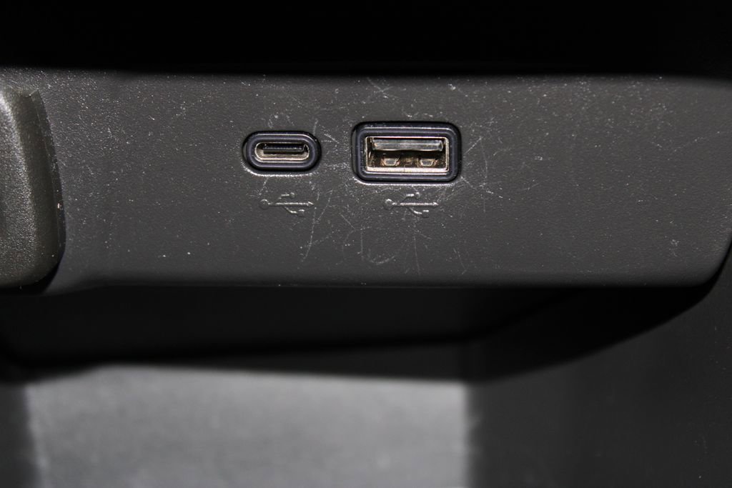 Used 2024 Chevrolet Trax RS w/ Driver Confidence Package image 40