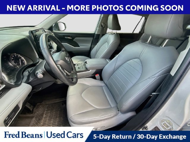 Used 2022 Toyota Highlander XLE AWD/4WD image 27