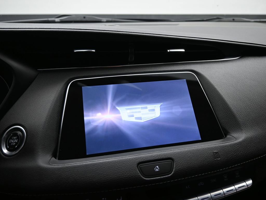 Used 2019 Cadillac XT4 Luxury w/ Cold Weather Package image 10