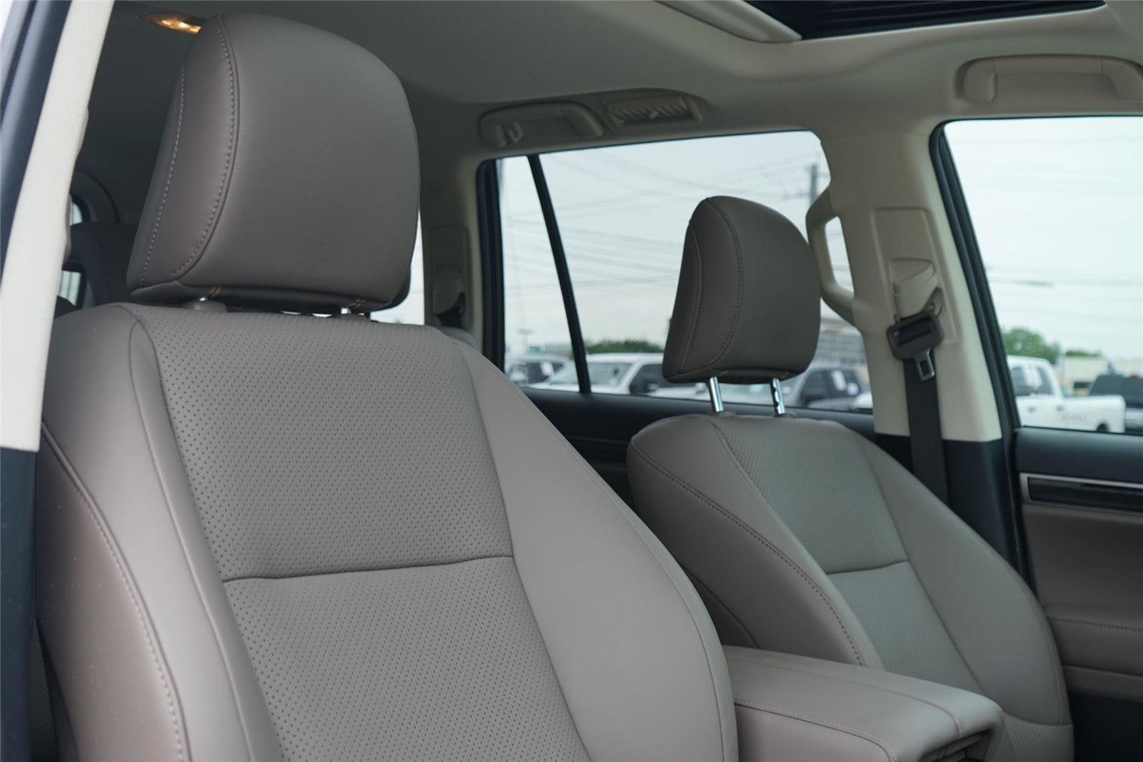 Used 2021 Lexus GX 460 Luxury w/ Off Road Package AWD/4WD image 31