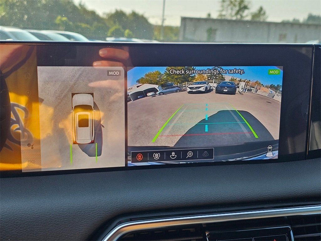 New 2025 Nissan Armada SL image 14