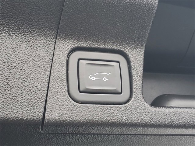 Used 2021 GMC Acadia SLE w/ Driver Convenience Package image 8