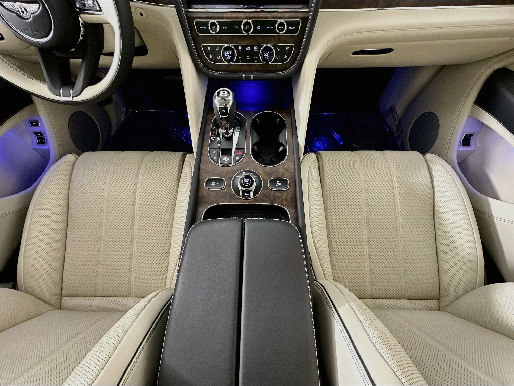 New 2026 Bentley Bentayga AWD/4WD image 21