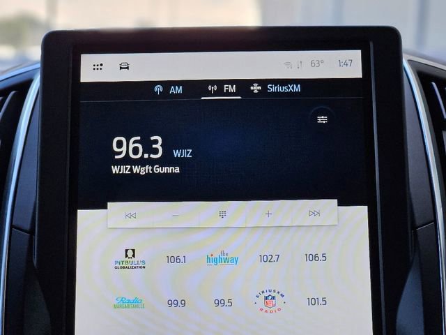 Used 2024 Ford Edge Titanium image 23