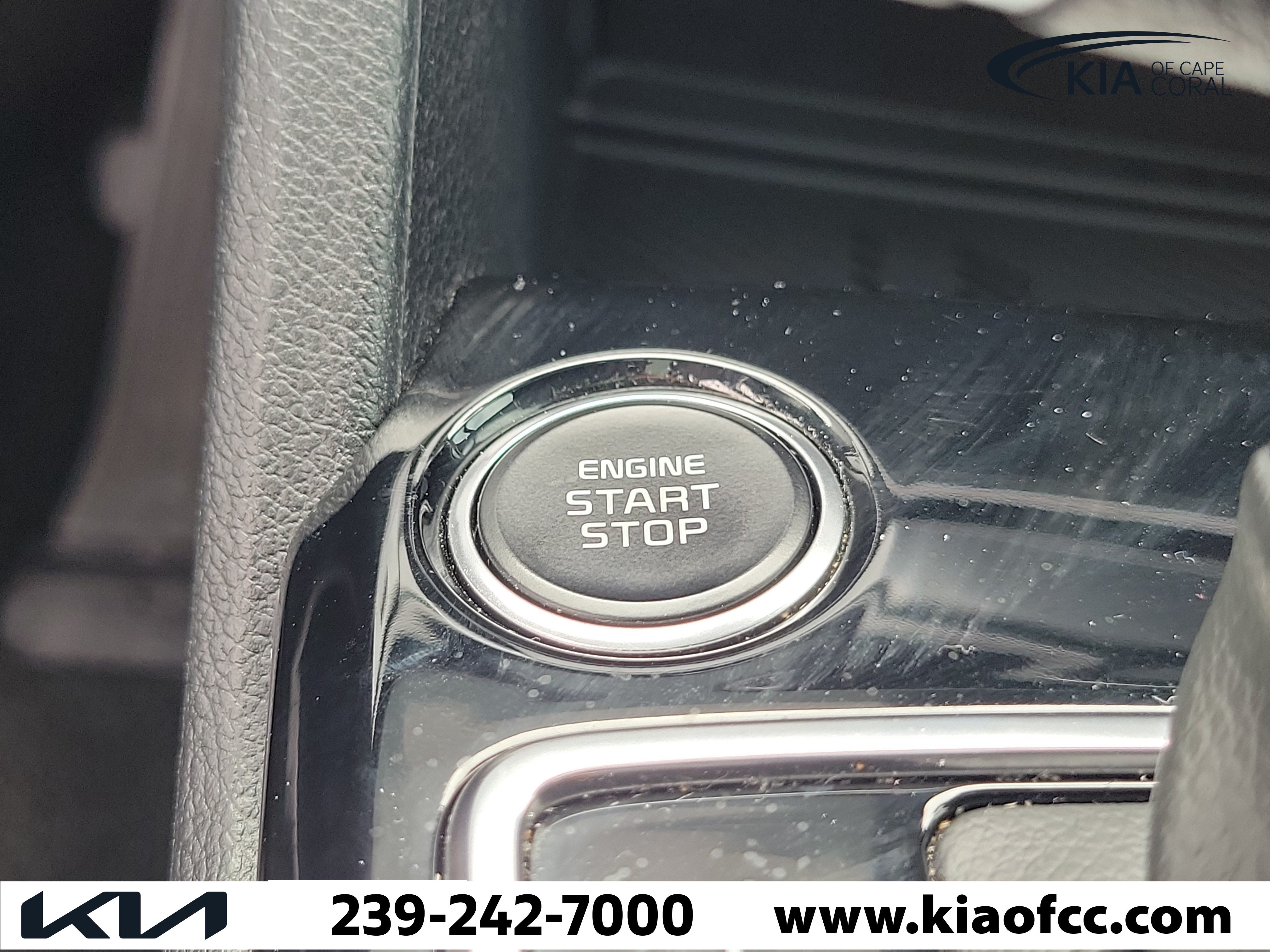 Certified 2025 Kia Sportage EX w/ Premium Package FWD image 30