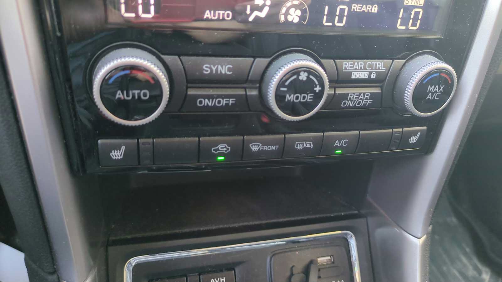 Used 2019 Subaru Ascent Premium AWD/4WD image 10