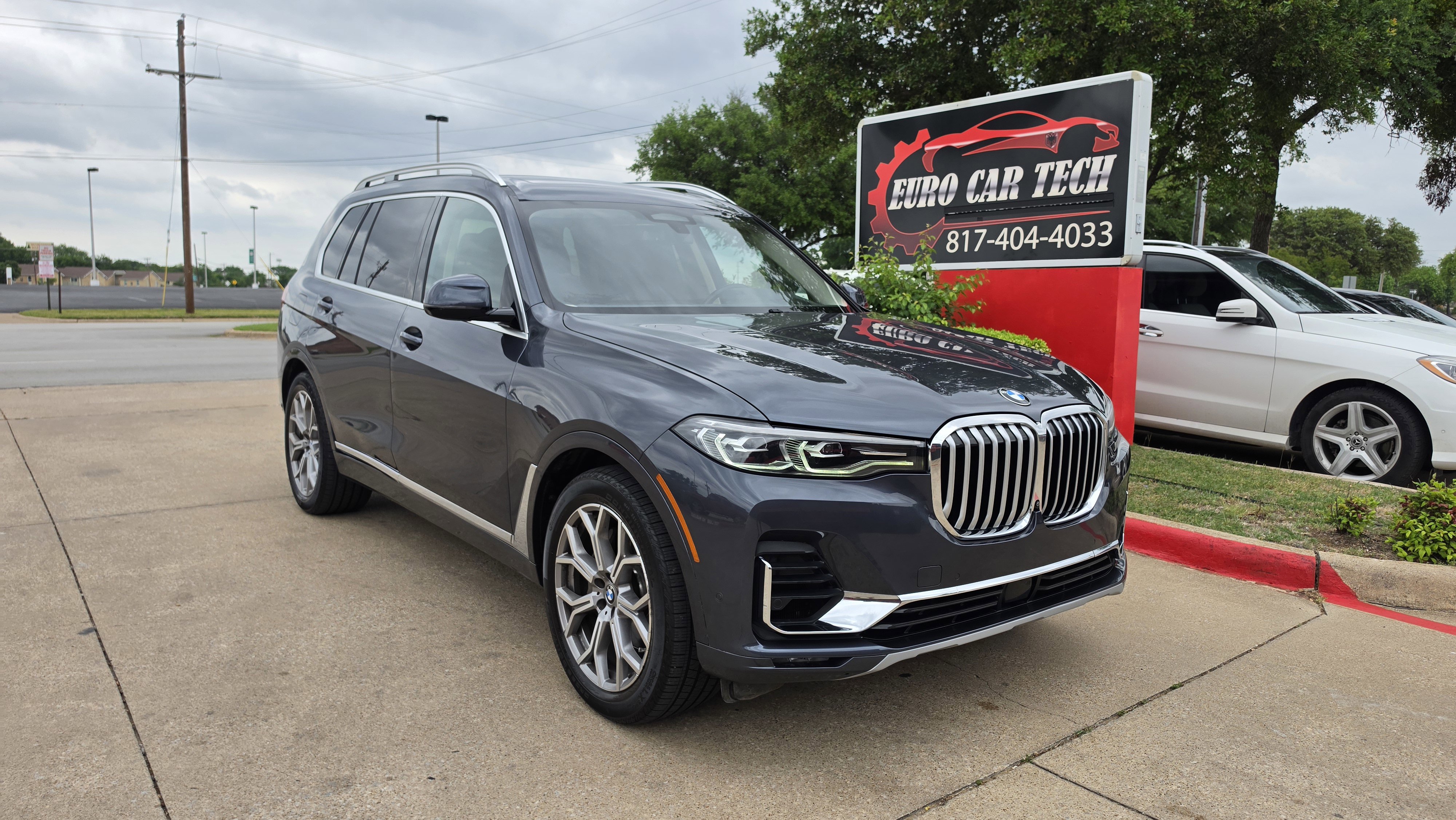 Used 2022 BMW X7 xDrive40i w/ Premium Package image 6