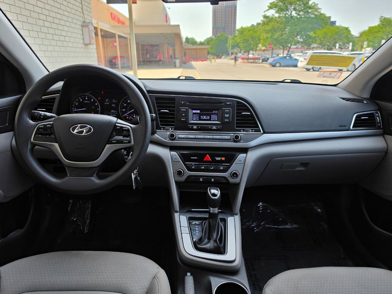 Used 2017 Hyundai Elantra SE FWD image 13