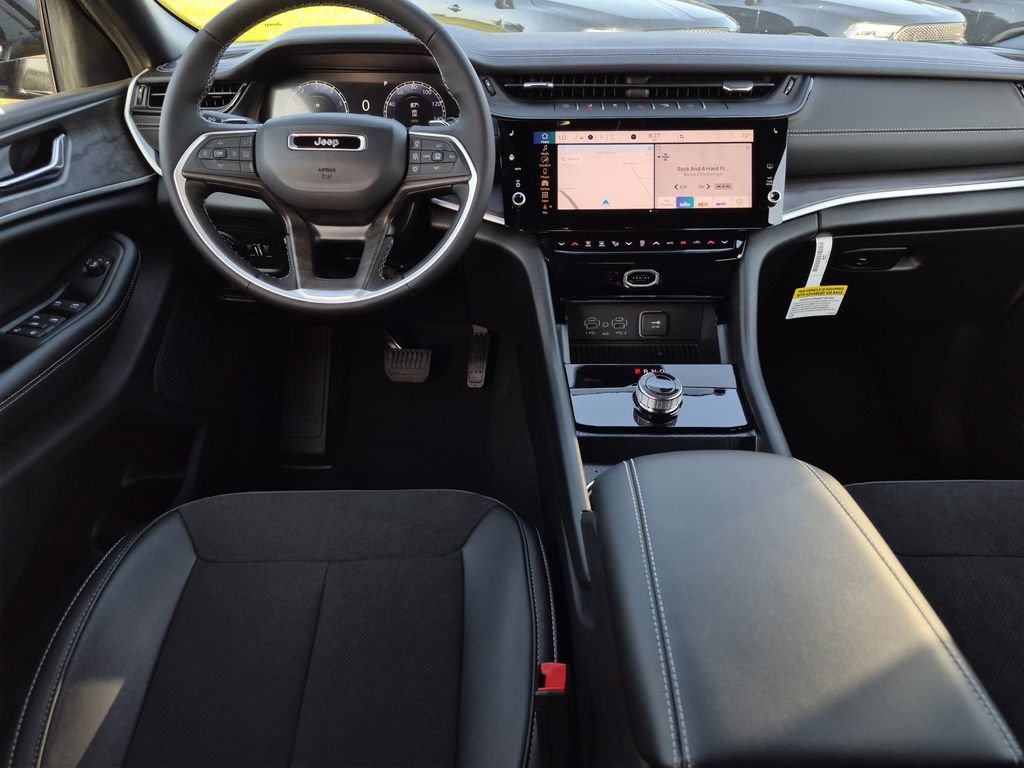 New 2026 Jeep Grand Cherokee Altitude RWD image 17