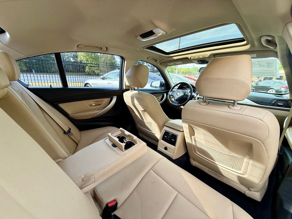 Used 2018 BMW 320i Sedan RWD image 31
