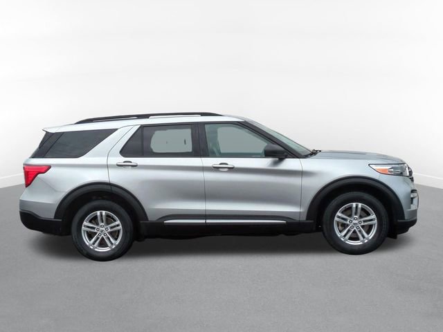 Used 2021 Ford Explorer XLT w/ Equipment Group 202A image 2