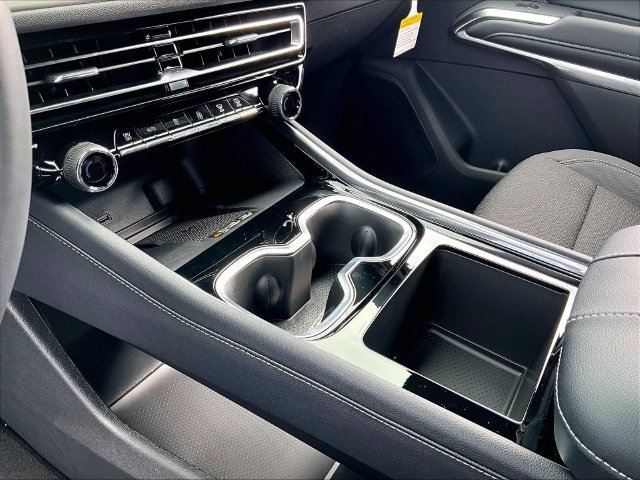 New 2027 Chevrolet Traverse LT FWD image 13