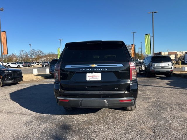Used 2024 Chevrolet Suburban LT image 4