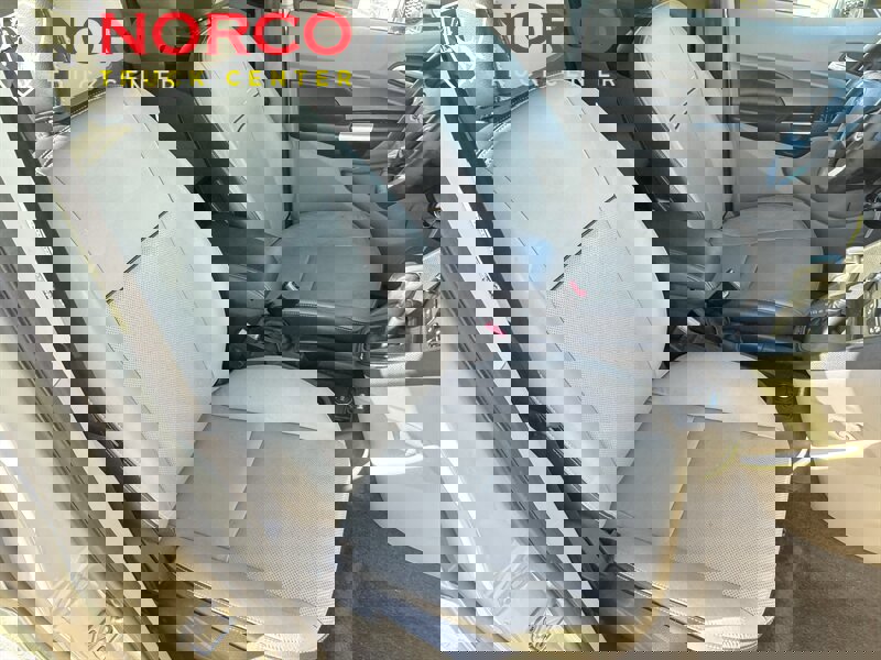 Used 2015 Ford Transit Connect XLT image 28