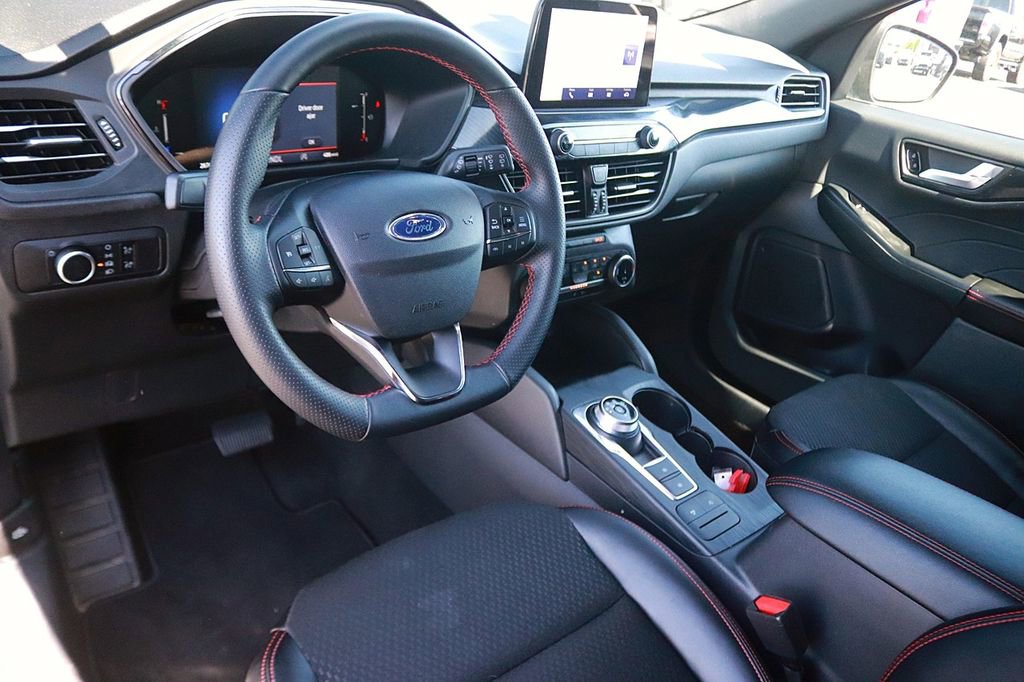 Used 2025 Ford Escape ST-Line AWD/4WD image 13