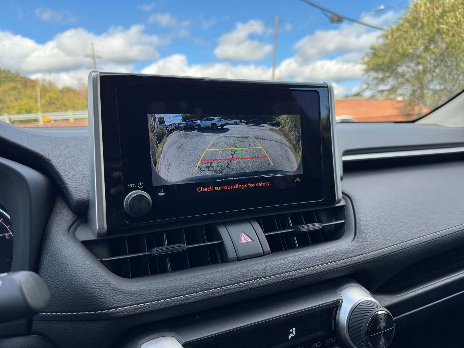 Used 2025 Toyota RAV4 XLE image 17