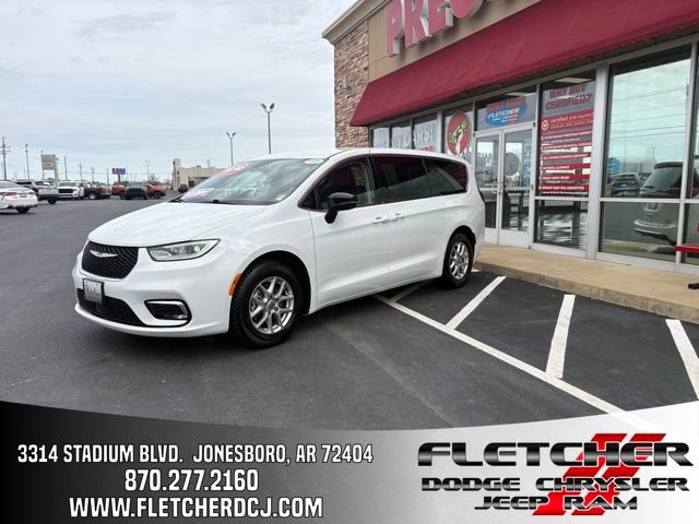 Certified 2024 Chrysler Pacifica Touring-L FWD image 1